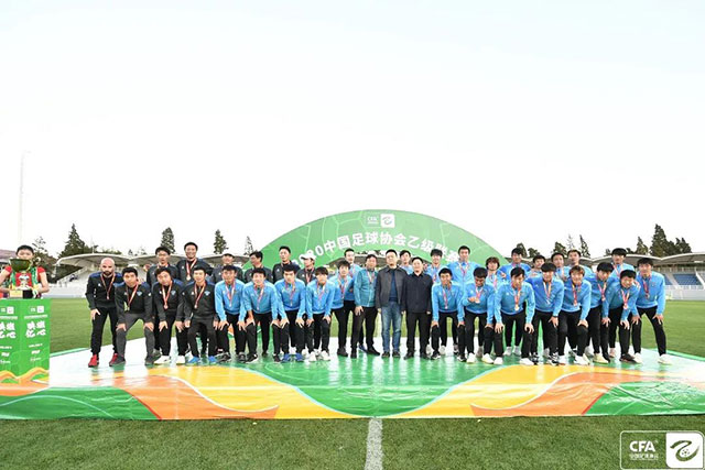 阿森纳依靠侧翼进攻2-0战胜埃弗顿